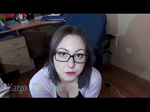 ❤️ Seksi djevojka s naočalama duboko siše dildo na kameri ☑ Porno video na hr.porngifmag.ru